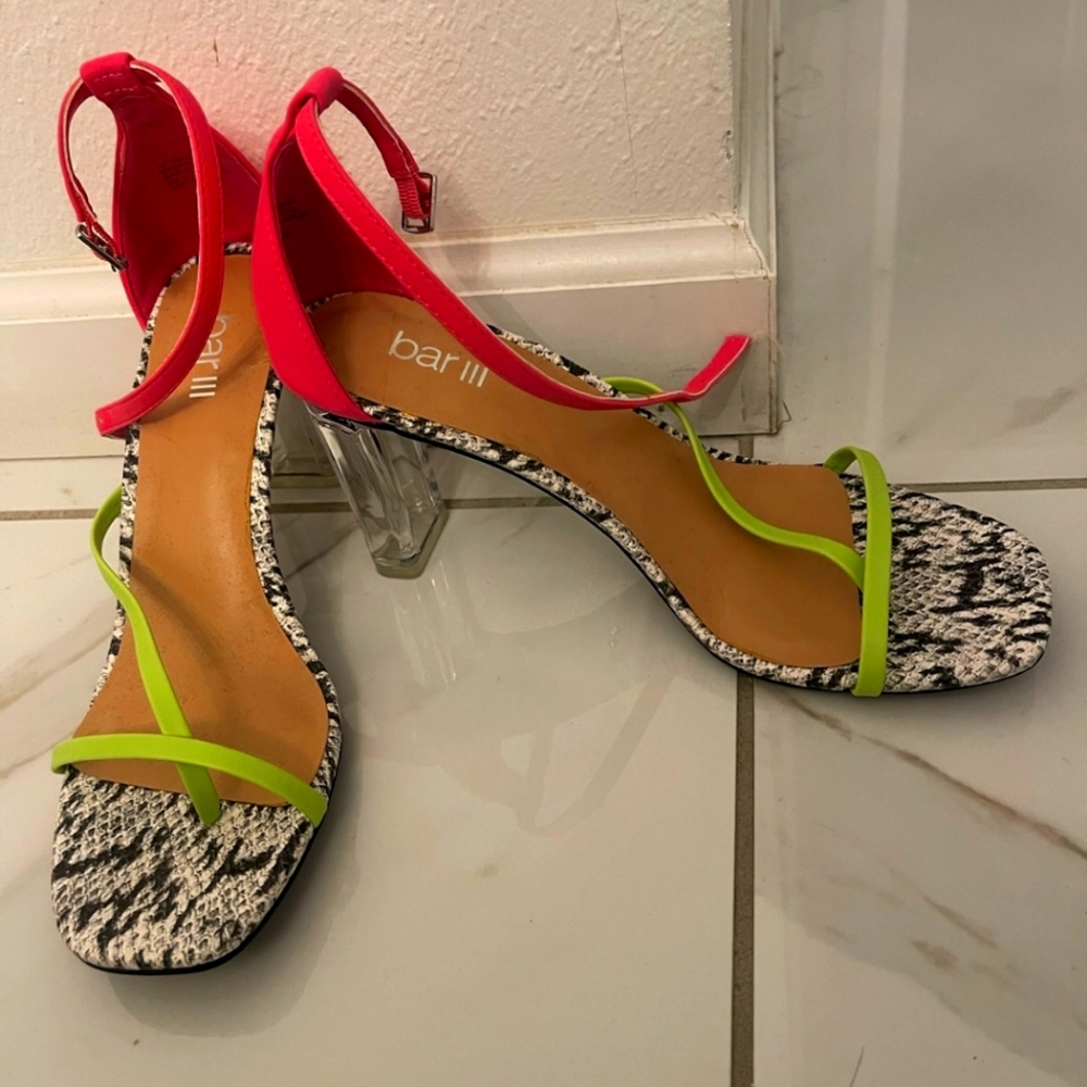 Beautiful Bar 111 Size 8 Heels Multicolor